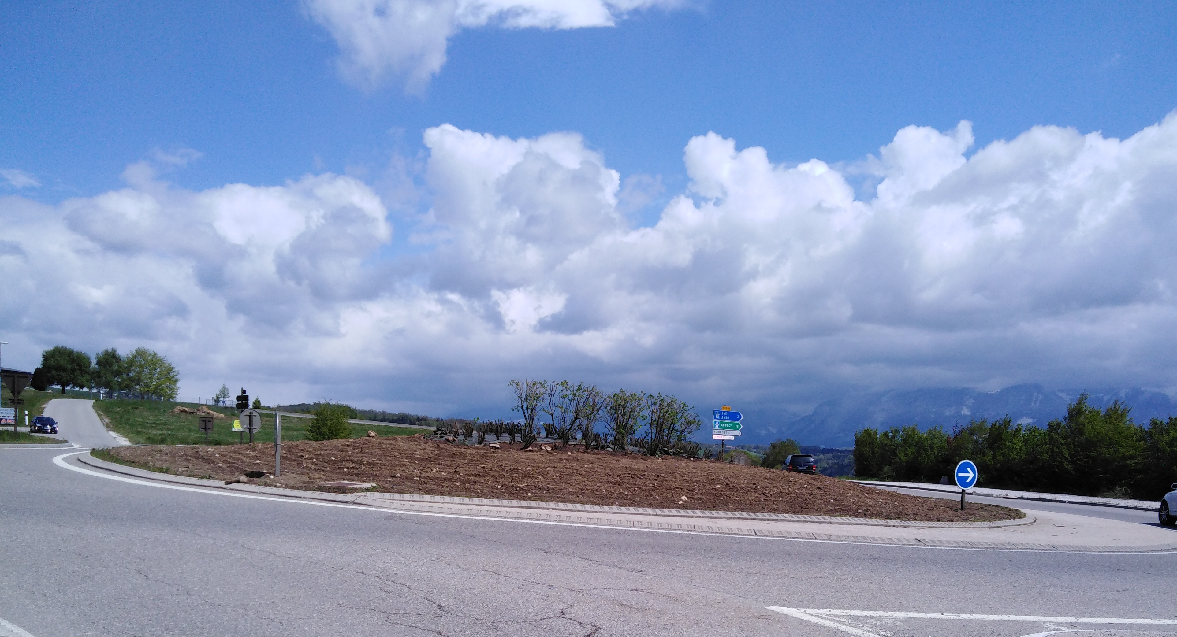 Travaux d'entretien du giratoire Route de Chosal